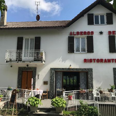 Albergo Delfino San Pietro d'Olba Exterior foto